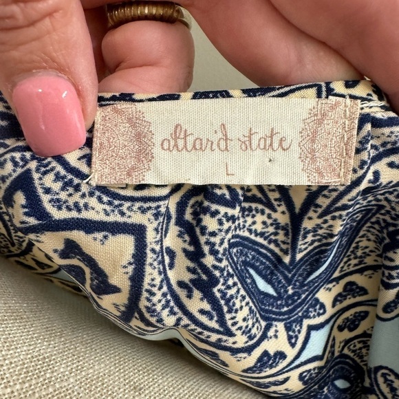 Women's Altar'd State Summer Boho Cold Shoulder Dress. Size Large - Picture 4 of 6